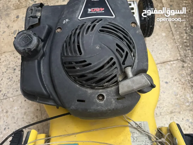 للبيع مكينة قص نجيل المكينة شغالة بس من فترة وما شتغلت البيع علي حالتها