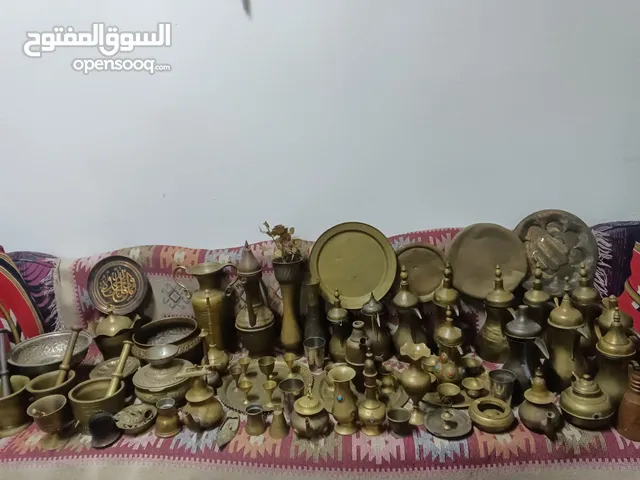 نحاسيات قديمه يتجاوز عمر بعضها الثمانون عام