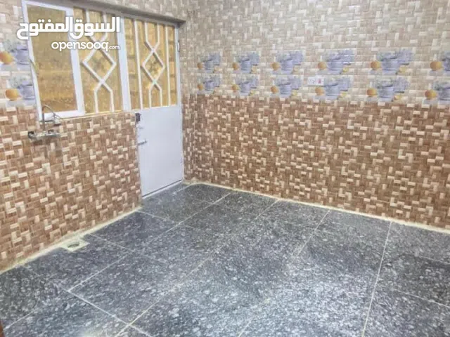 100 m2 2 Bedrooms Townhouse for Rent in Basra Jubaileh