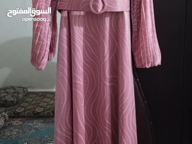 فستان بنطلع فيه مستر مع حجاب