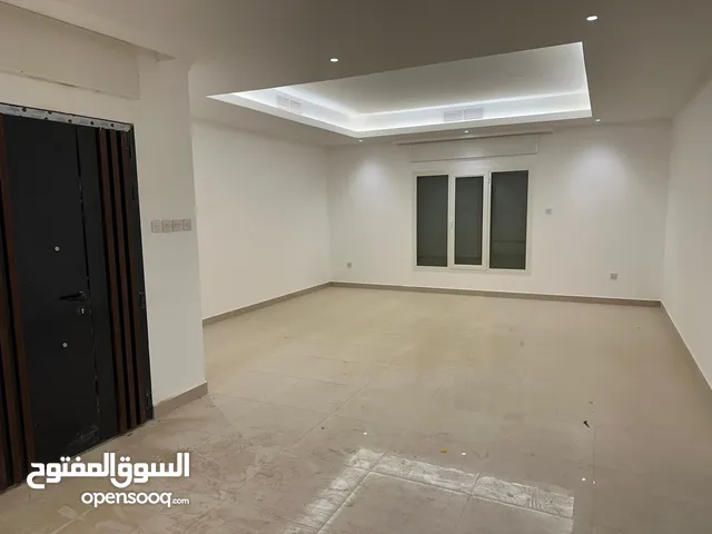 700 m2 More than 6 bedrooms Townhouse for Rent in Al Jahra Matla'