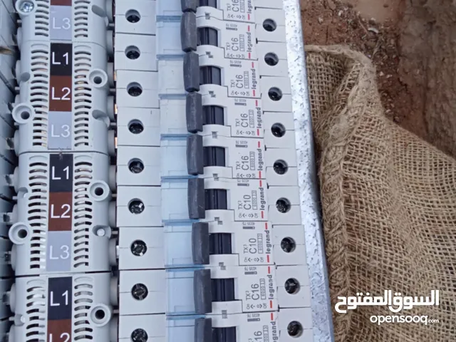 قاطع كهرباء