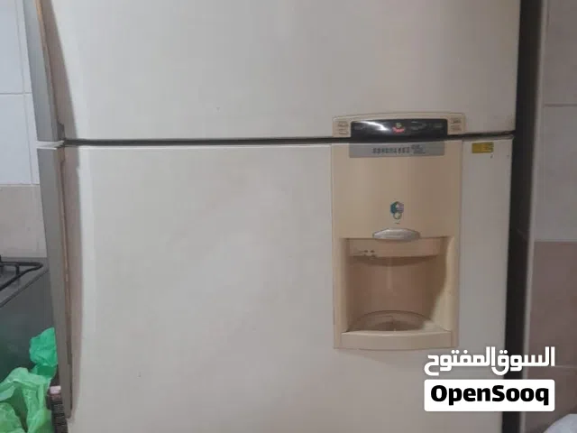 السلام عليكم ورحمه الله و بركاته معانا فريزر بحاله الوكاله يديد مافيه شي مايشتكي من شي  شغال و يبرد