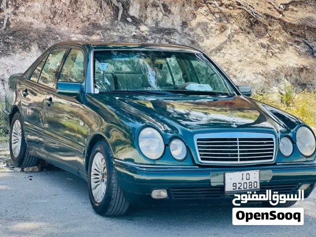 1999 مرسيدس بنز الفئة-E E 200