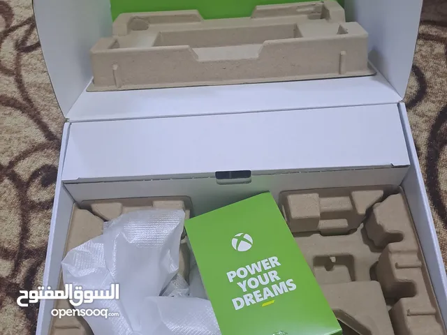 للبيع اكس بوكس سيريس اس مستعملة مع اشتراك جيم باس شهر