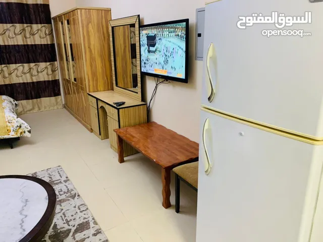 للإيجار الشهري شقة استوديو مفروشة بالكامل في عجمان منطقة الجرف أبراج الياسمين