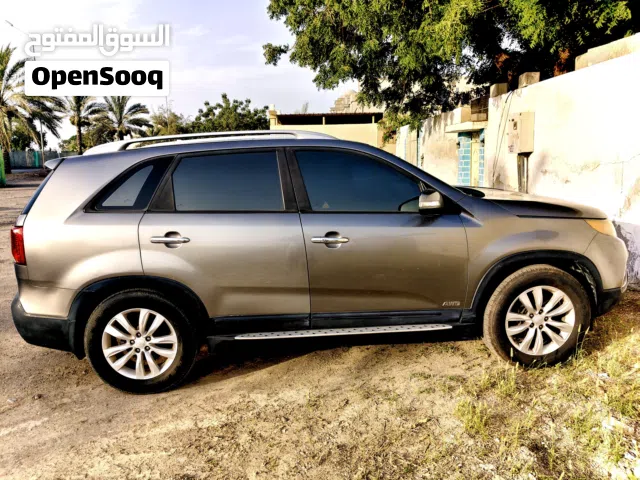 2013 كيا سورينتو LX