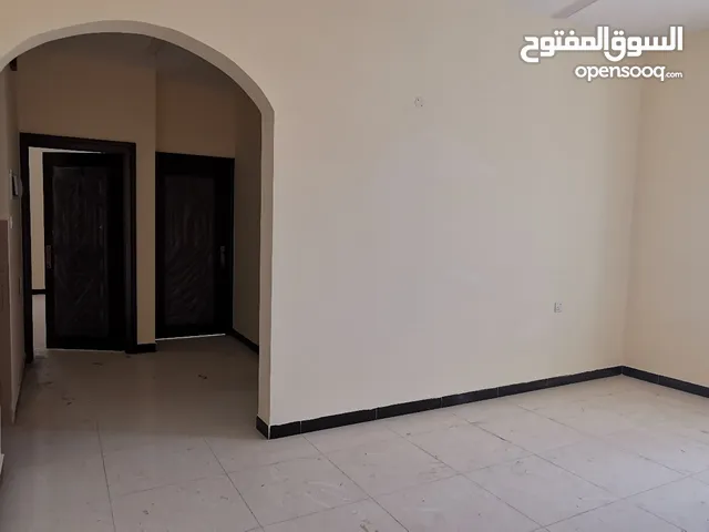 200 m2 2 Bedrooms Apartments for Rent in Al Batinah Sohar