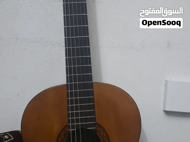 للبيع قيتار Yamaha C40 الأصلي