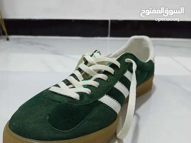 حذاء جوتشي ايطالي اصلي مستعمل قليل كلش حذاء جوتشي ايطالي اصلي مستعمل قليل كلش حذاء جوتشي
