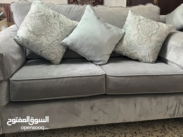 أثاث مستعمل بحالة ممتازة للبيع