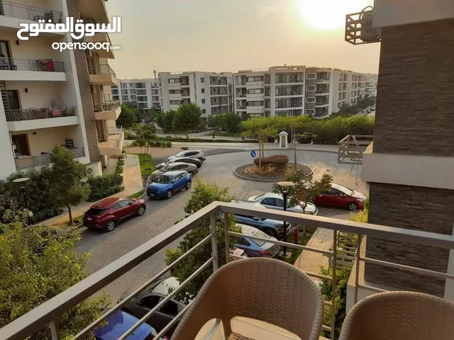 شقة للبيع بجوار سيتي سنتر الماظة في تاج سيتي علي طريق السويس - Taj City New Cairo