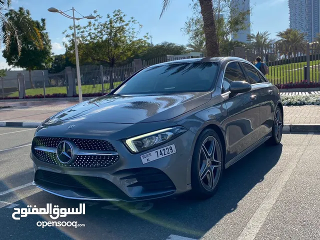 Sedan Nissan in Dubai