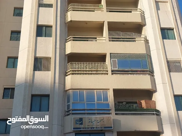 165 m2 4 Bedrooms Apartments for Sale in Al Ahmadi Fintas
