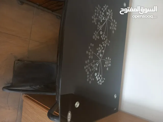 طاولة كمبيوتر