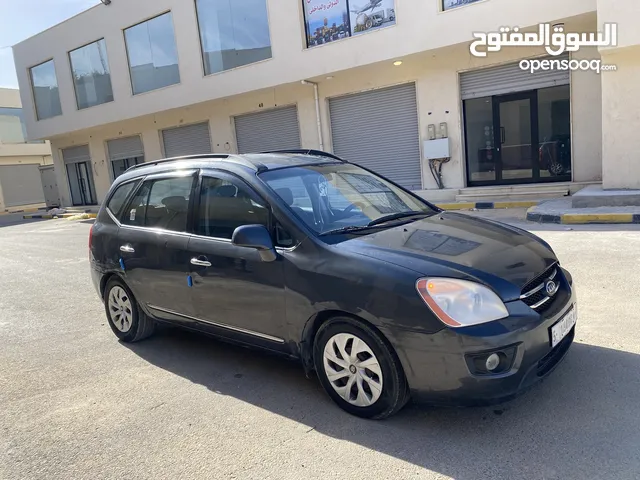 Used Kia Carens in Tripoli