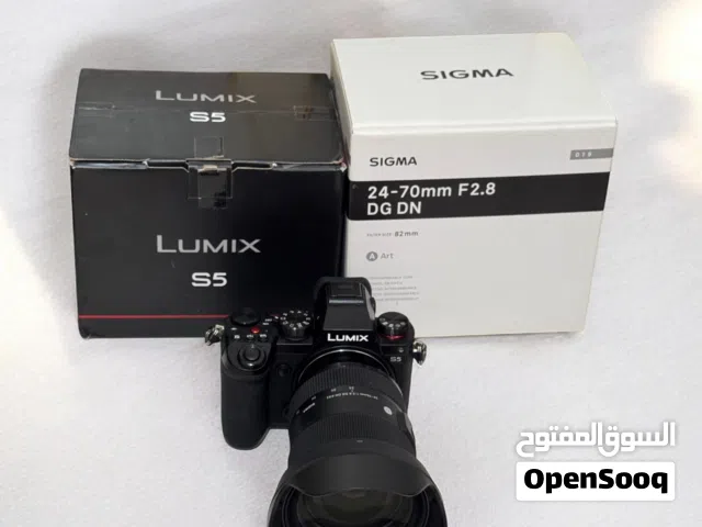 Lumix S5 Full Frame Mirroless and sigma art 24-70mm f2.8 L amount in excellent condition less use