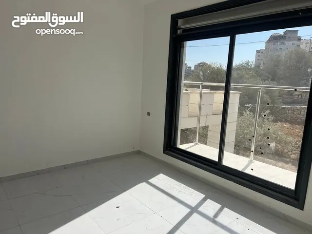 روف مميز للبيع في البيره في سطح مرحبا موقع ممتاز