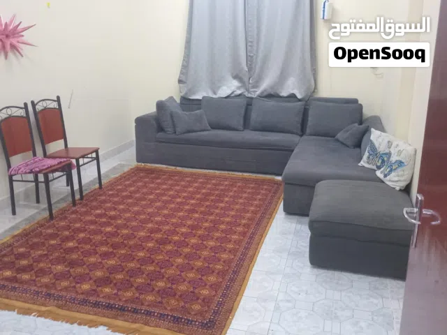 غرفتين وصالة و2حمام اطلالة حلوه وقريبه من كل خدامات