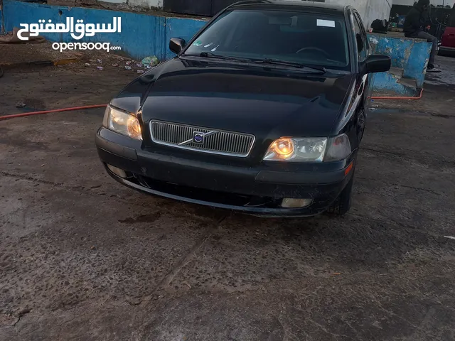 فولفو v40 محرك عادي ونديترو عادي