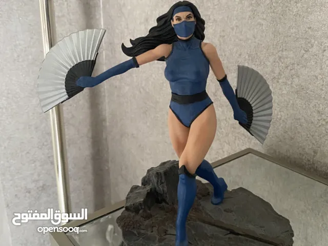 Mortal Kombat 2 Kitana realistic action figure (original box not included)