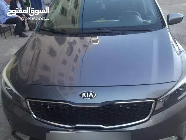 كيا سيراتو 2017 بنزين اوتاماتيك فحص ممتاز عداد قليل
