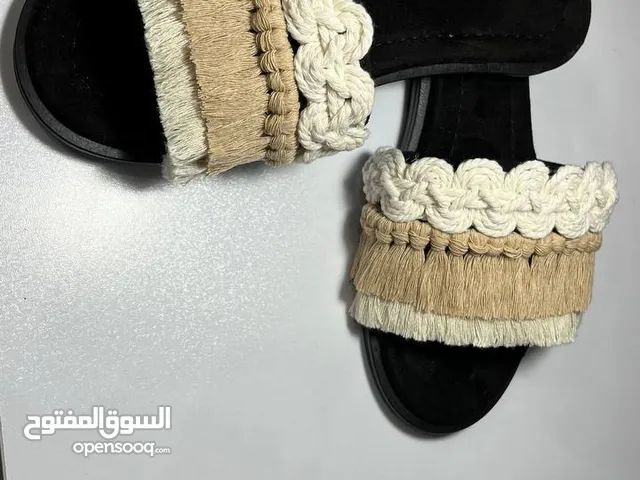 مكرمية يدوية صناعة إيرانية