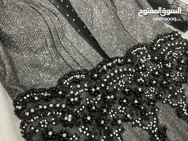 فستان سهرة رصاصي غامج لبس مره واحده للبيع ب 7 دينار