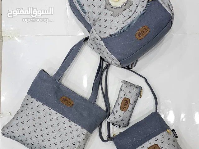 شنط مدرسيه بناتيه 4قطع خامه وجوده عاليه
