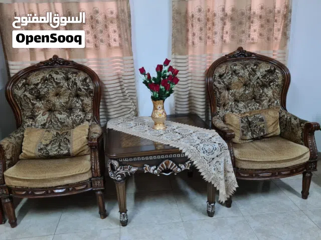 طقم صوفا مستورد 7 مقاعد مع عدد 3 طاولات كبيرة فخمة 260 ريال