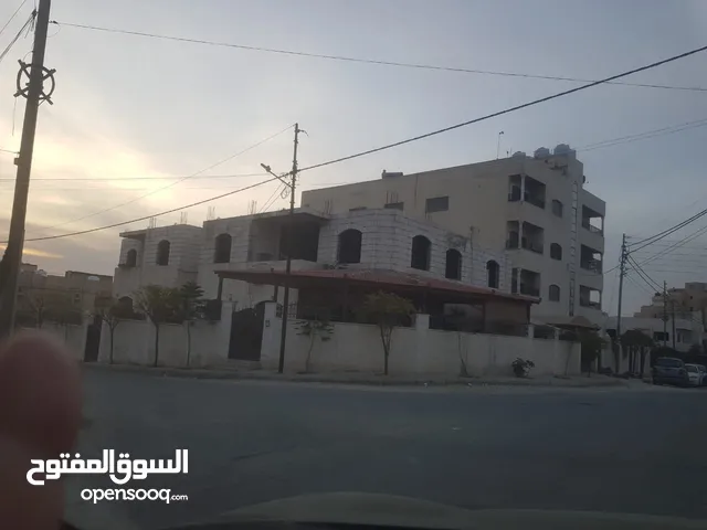 158 m2 4 Bedrooms Apartments for Sale in Zarqa Iskan Al Batrawi