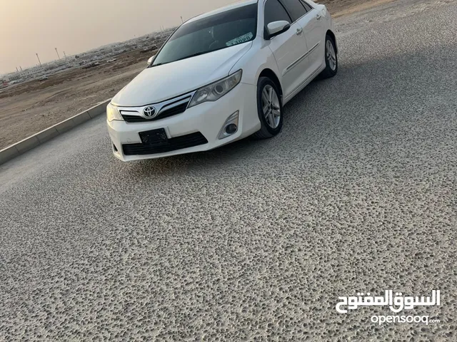 تويوتا كامري 2.5L GLE 178 HP w/ Sunroof 2014 خليجي GCC