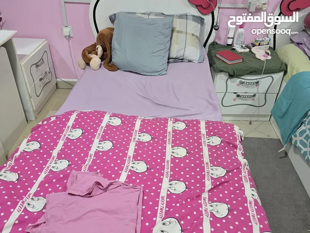 غرفه نوم بنات . تم تفصيلها بالطلب . خشب وطني و ليست صيني
