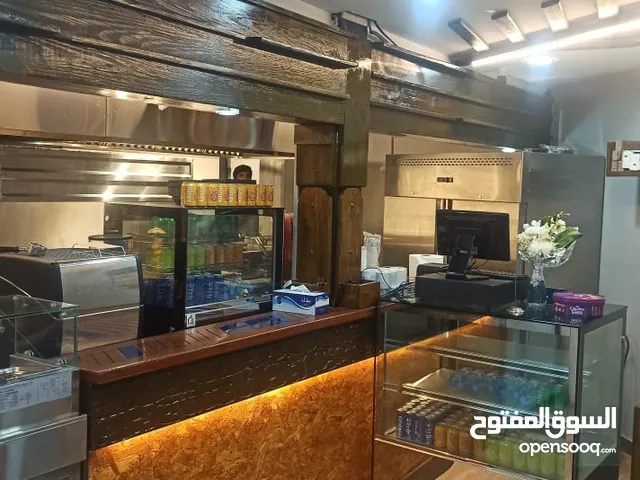 مطعم جديد للبيع بموقع مميز (اقرأ الوصف قبل الاتصال) Brand new fast food restaurent for sell