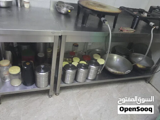 معدات مقهى بحالة ممتازة مستخدمه فقط 6 أشهر للبيع والسبب مغادرة العماله الوافدة ولا يوجد عامل