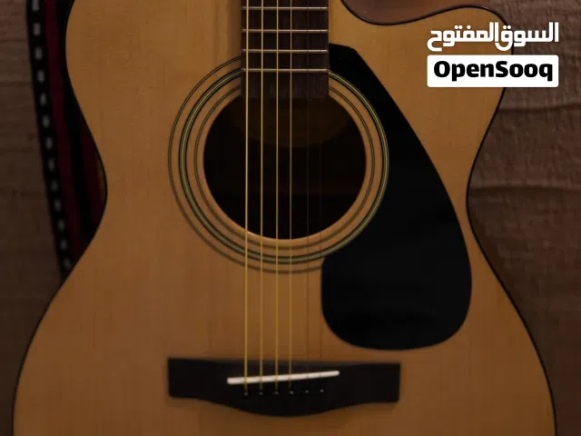 YAMAHA FS 100C 6 String Acoustic Guitar Brand New with capo and guitar bag and picks