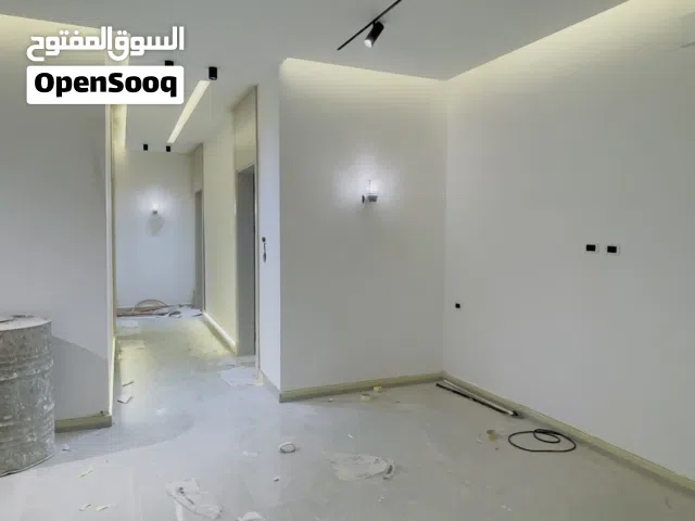 شـقـة جديدة تشطيب حديث في مكان ممتاز  للايجار