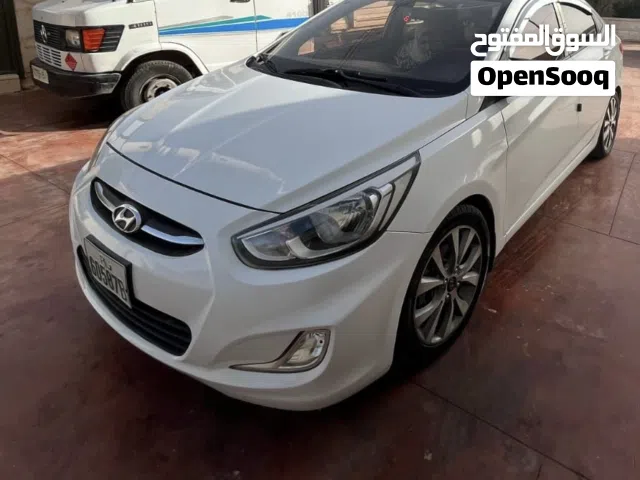 2016 هيونداي اكسنت Standard