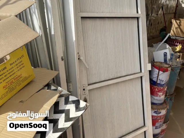 ابواب دورات مياه المونيوم