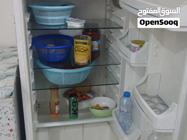 عدي ثلاجة اريد ابيعها كلشي مابيها بس لان اريد اشيل وماريد انقلها وياي ب150نهايتها