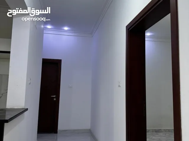 شقة للايجار في طرابلس عين زارة سعر الايجار  2000 دينار