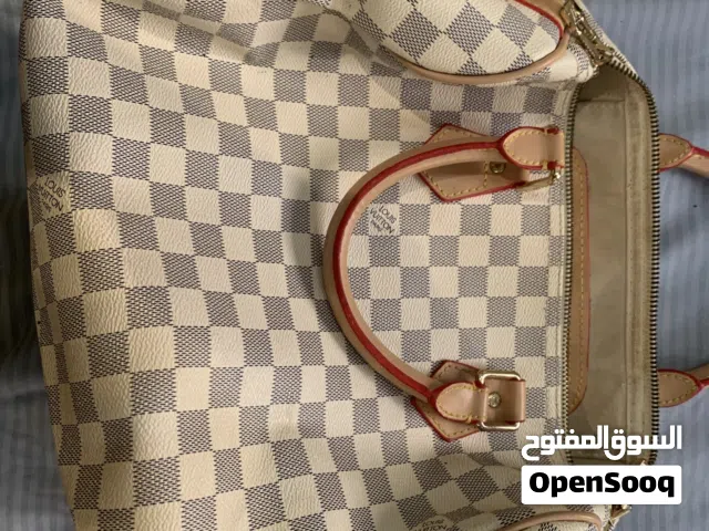 Lv hand bag brand new