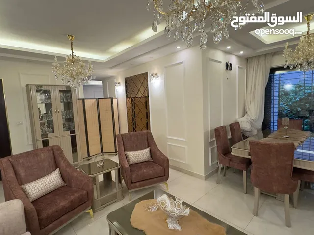 شقة مفروشة للبيع في تلاع العلي طابق شبه ارضي مساحه 180 متر داخلي خارجي 150 متر