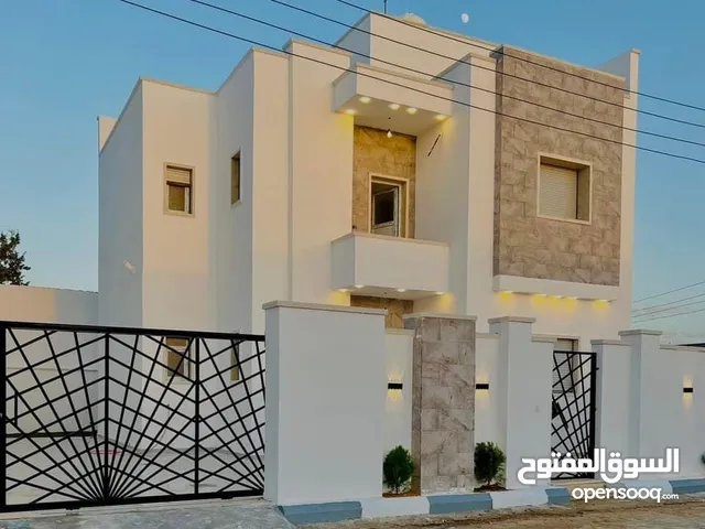 235m2 3 Bedrooms Townhouse for Sale in Tripoli Ain Zara