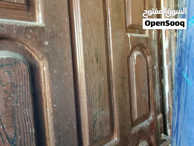 ابواب خشب خارجيه عدد 2 بحاله ممتازه