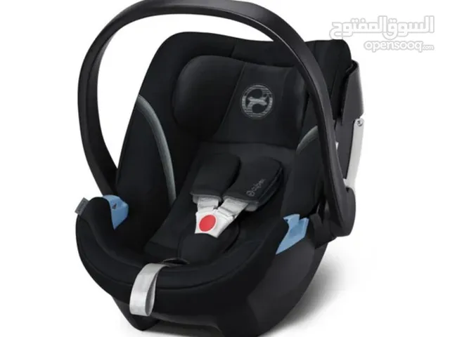 كرسي سيارة للأطفال من ماركة CYBEX Aton 5 - لون أسود غامق
