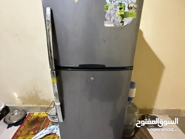 Fridge medium size available in Jimi area Al Ain