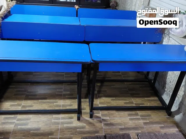 مقاعد دراسية (حديد) بحالة ممتازة للبيع