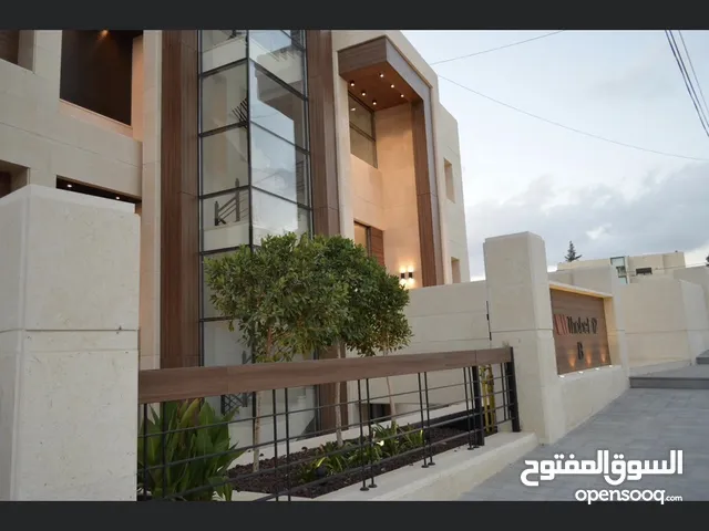 700 m2 More than 6 bedrooms Villa for Sale in Madaba Other