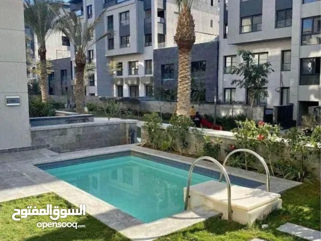 للبيع فيلا متشطبه سوبر لوكس بكمبوند تريو جاردنز التجمع